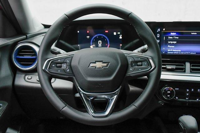 2025 Chevrolet Trax Vehicle Photo in EVERETT, WA 98203-5662