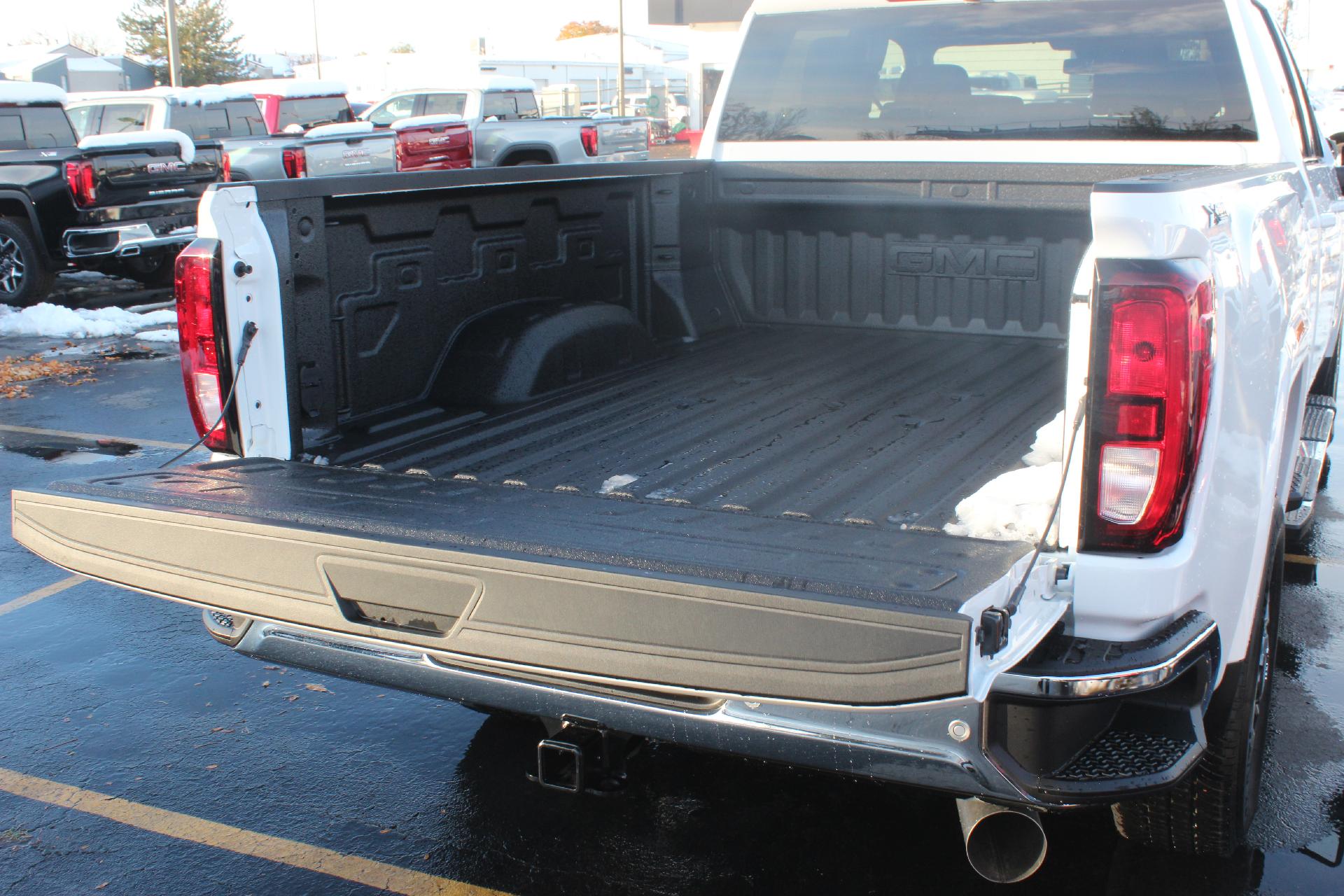 2025 GMC Sierra 2500 HD Vehicle Photo in AURORA, CO 80012-4011