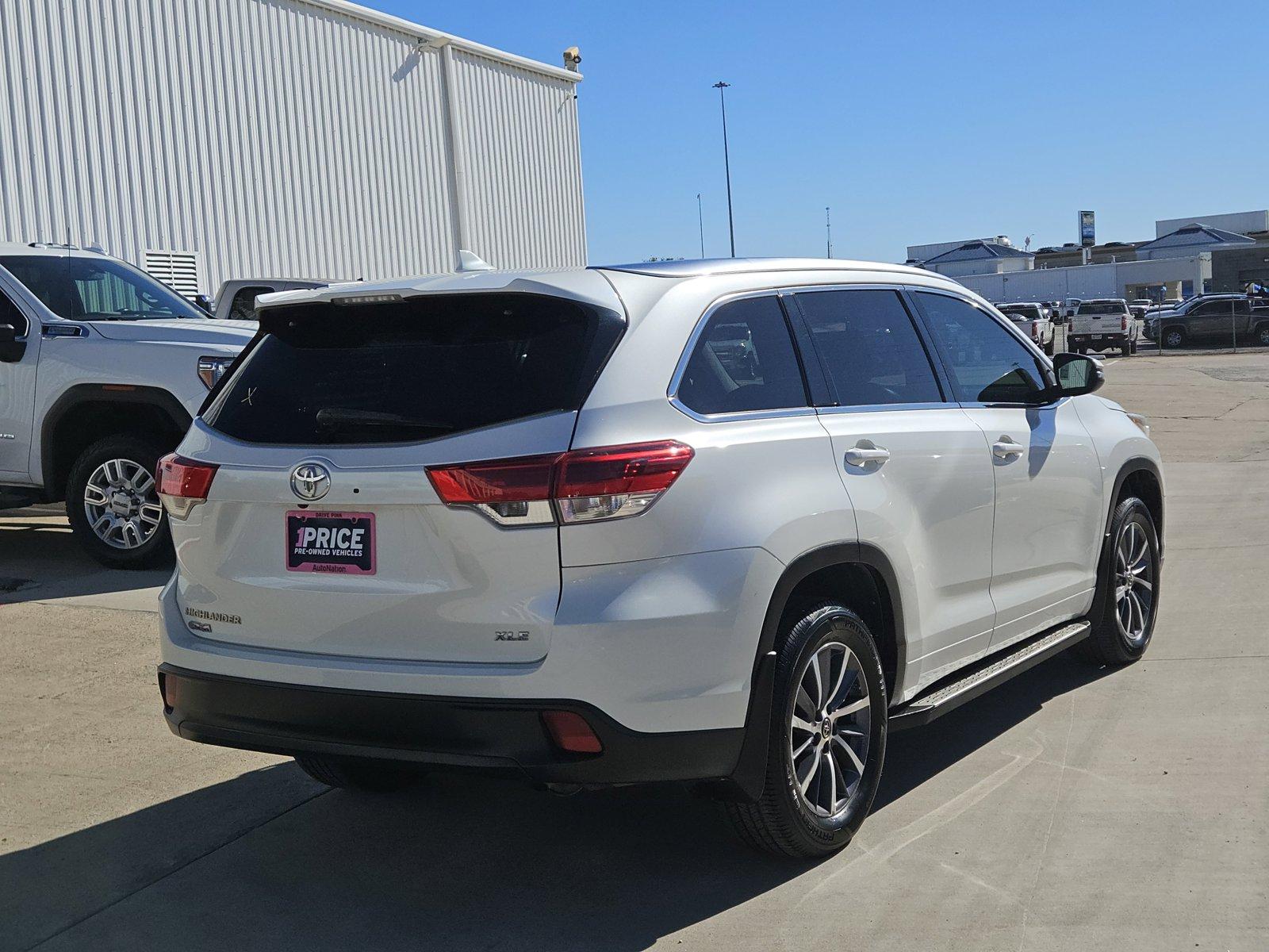 2018 Toyota Highlander Vehicle Photo in NORTH RICHLAND HILLS, TX 76180-7199