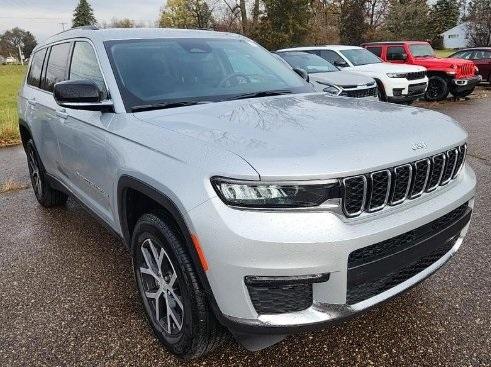 2023 Jeep Grand Cherokee L Vehicle Photo in GREEN BAY, WI 54304-5303