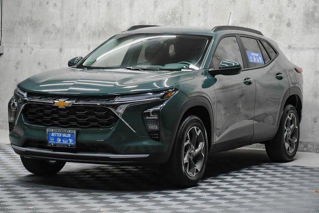 2025 Chevrolet Trax Vehicle Photo in EVERETT, WA 98203-5662