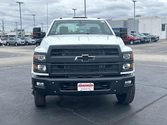 2023 Chevrolet Silverado 5500 HD Vehicle Photo in GREEN BAY, WI 54302-3701