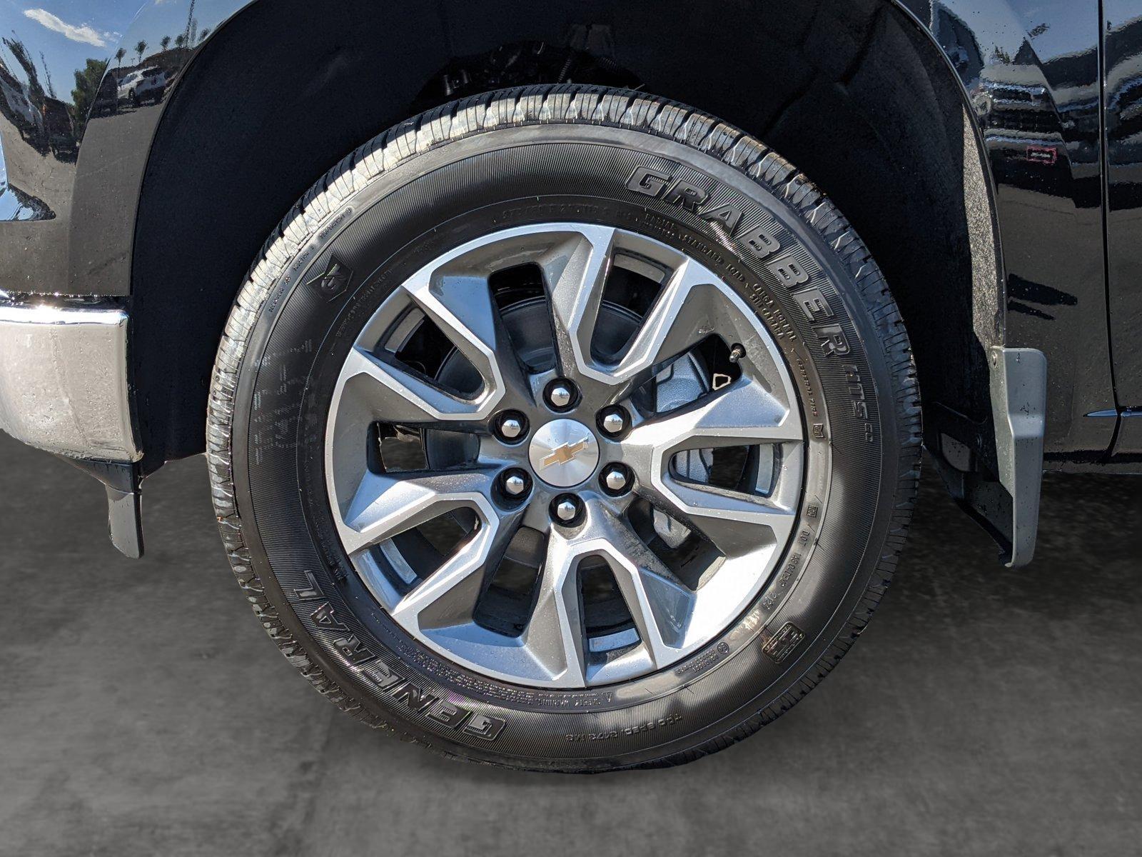 2024 Chevrolet Silverado 1500 Vehicle Photo in VALENCIA, CA 91355-1705