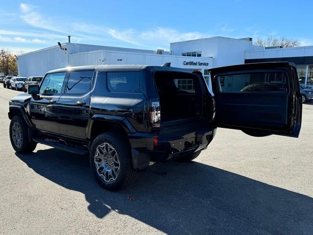 2025 GMC HUMMER EV SUV Vehicle Photo in LOWELL, MA 01852-4336