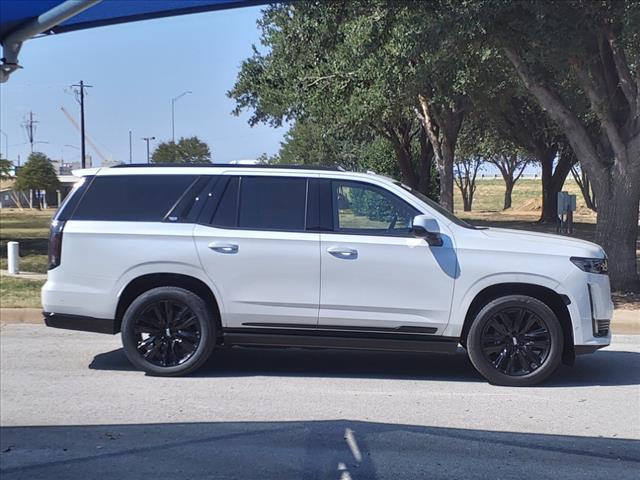 2022 Cadillac Escalade Vehicle Photo in Denton, TX 76205