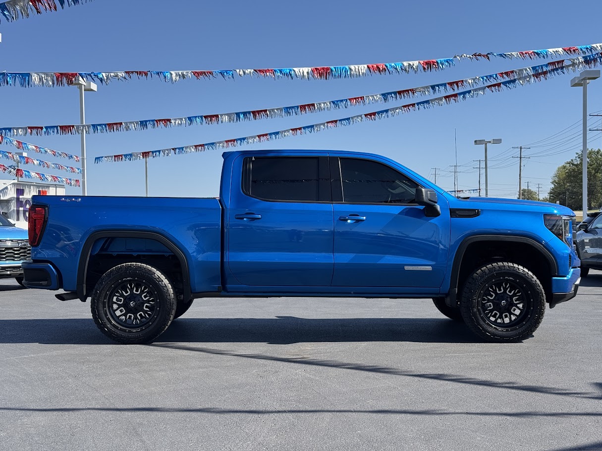 2022 GMC Sierra 1500 Vehicle Photo in BOONVILLE, IN 47601-9633