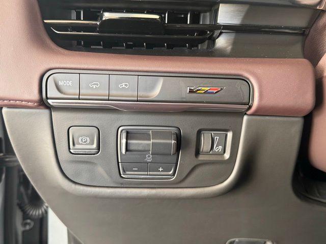 2024 Cadillac Escalade Vehicle Photo in DELRAY BEACH, FL 33483-3294