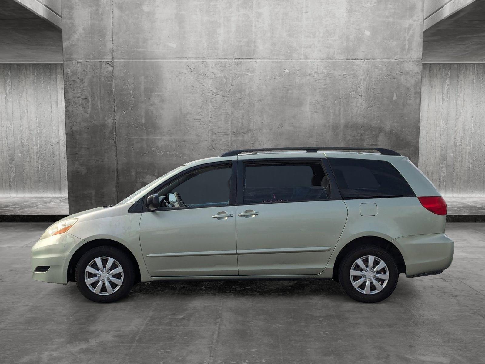 2006 Toyota Sienna Vehicle Photo in St. Petersburg, FL 33713