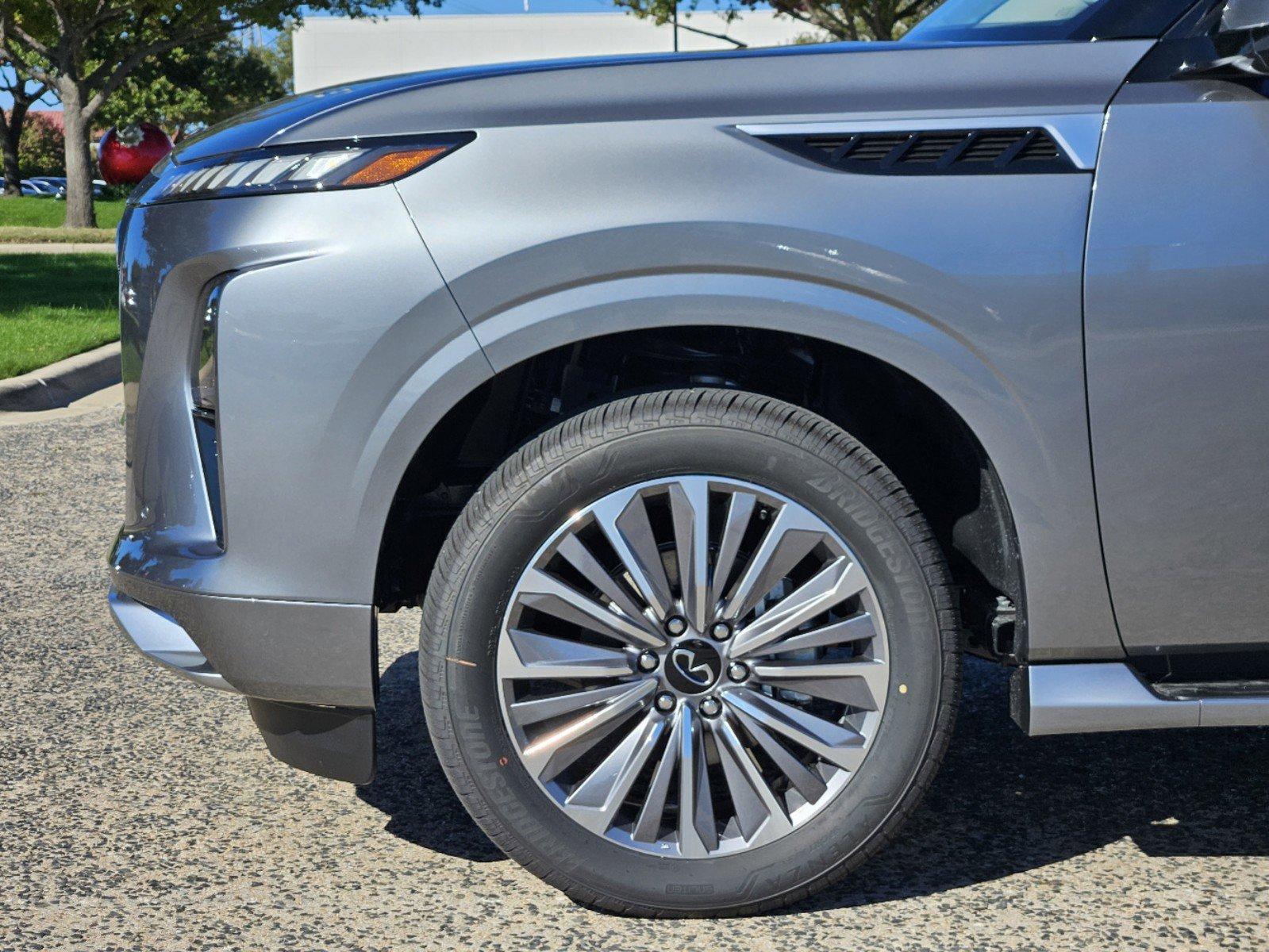 2025 INFINITI QX80 Vehicle Photo in Fort Worth, TX 76132