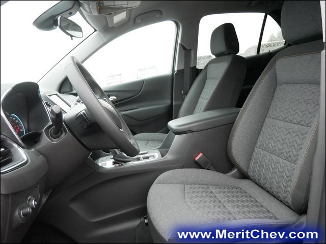 2024 Chevrolet Equinox Vehicle Photo in MAPLEWOOD, MN 55119-4794