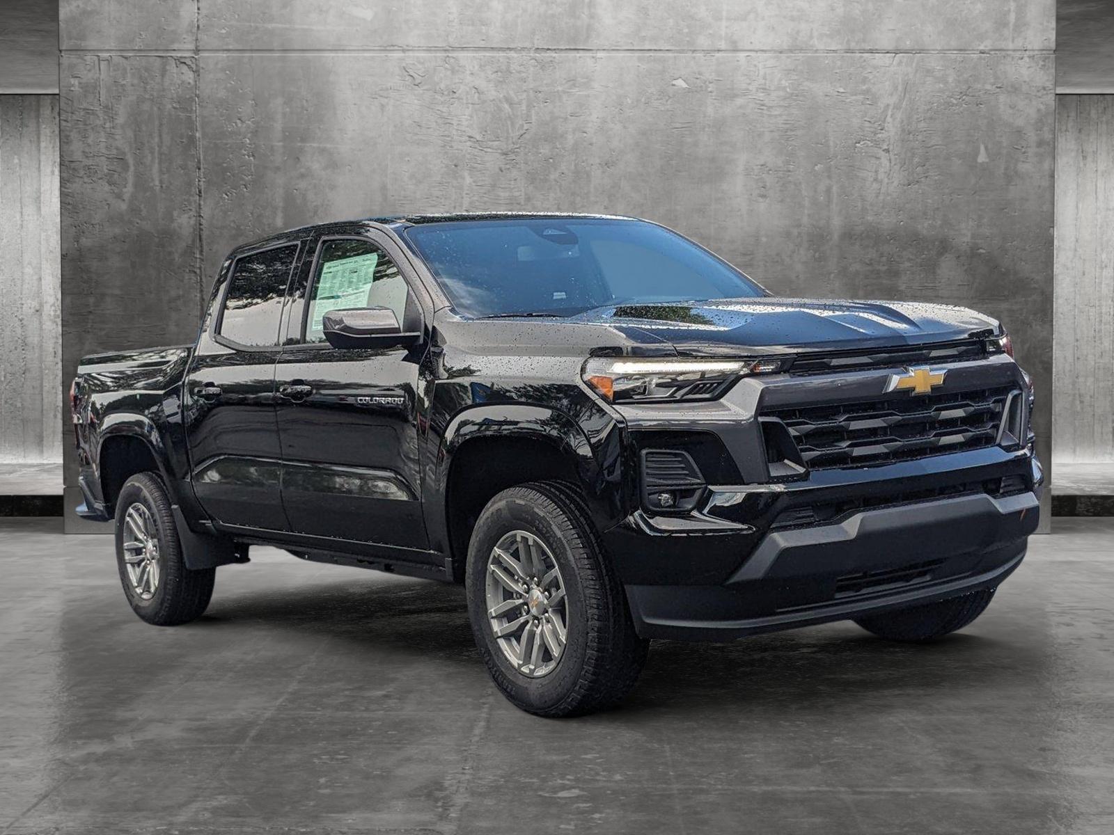 2024 Chevrolet Colorado Vehicle Photo in GREENACRES, FL 33463-3207