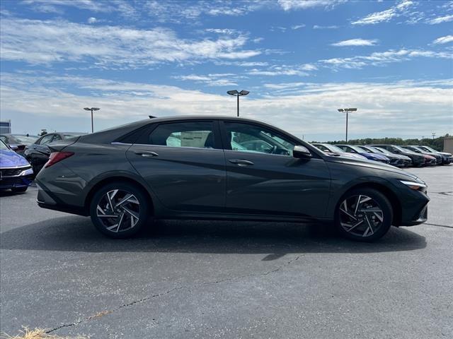 2024 Hyundai ELANTRA Vehicle Photo in O'Fallon, IL 62269