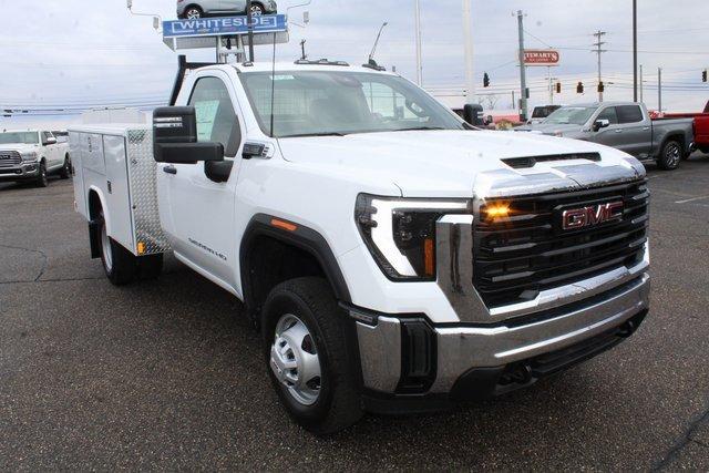 2024 GMC Sierra 3500 HD Chassis Cab Vehicle Photo in SAINT CLAIRSVILLE, OH 43950-8512