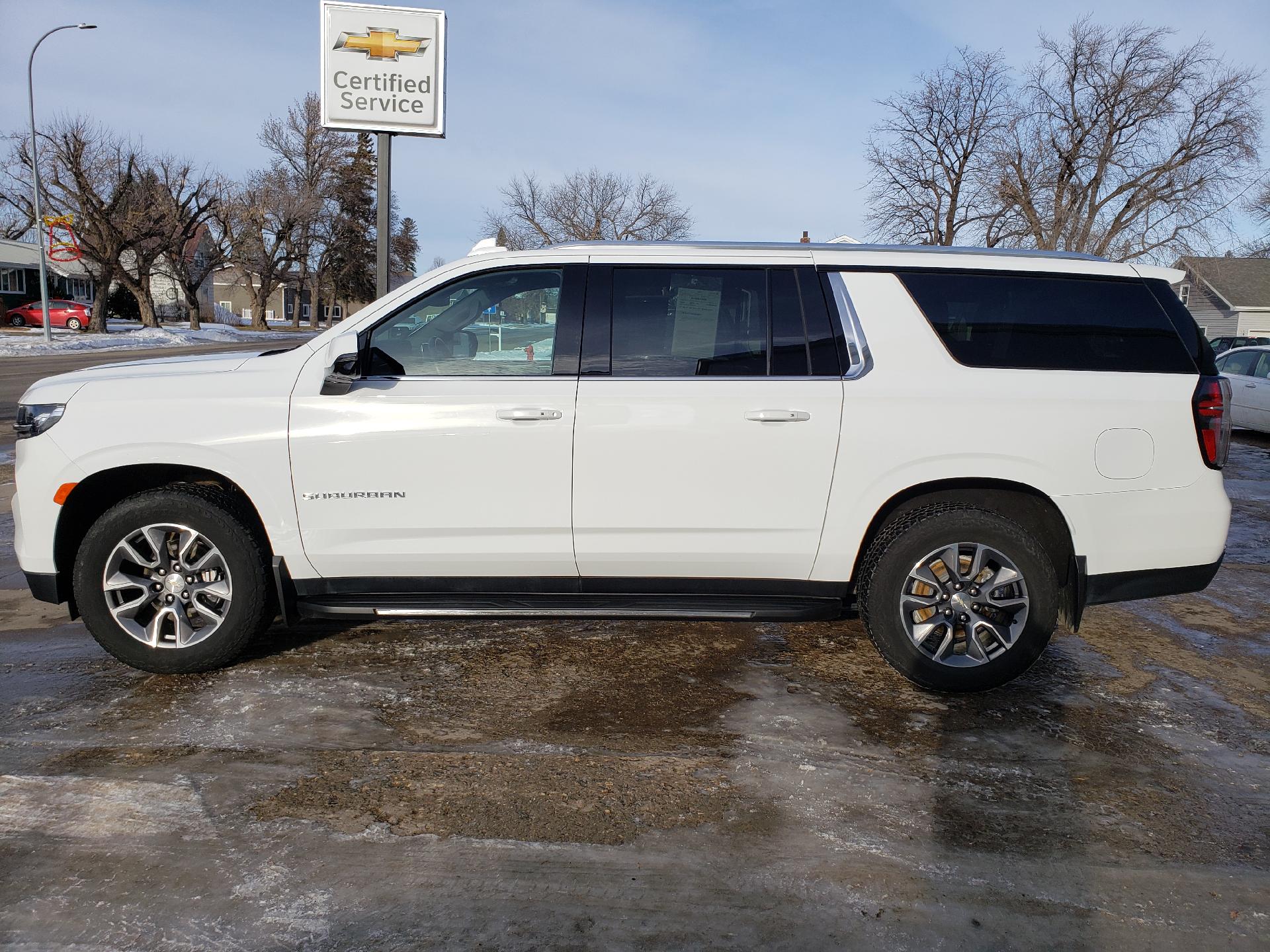 Used 2021 Chevrolet Suburban LT with VIN 1GNSKCKD1MR154410 for sale in Cavalier, ND