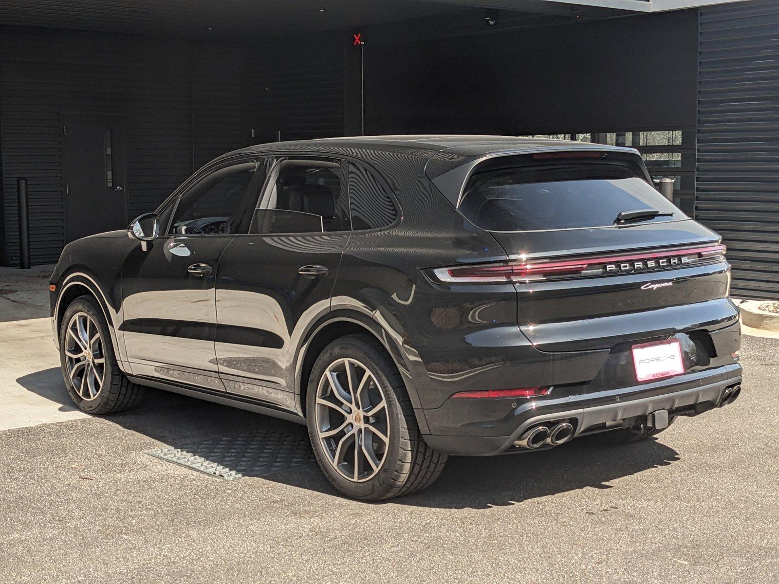 2024 Porsche Cayenne Vehicle Photo in Towson, MD 21204