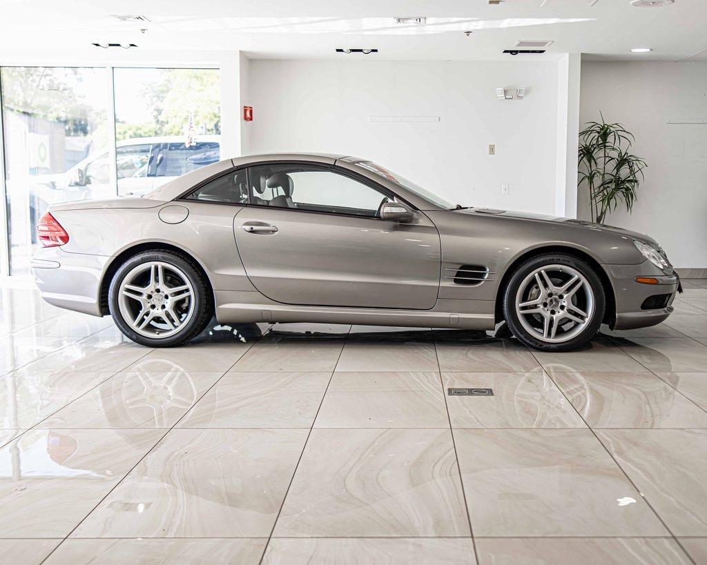 2006 Mercedes-Benz SL-Class Vehicle Photo in Saint Charles, IL 60174