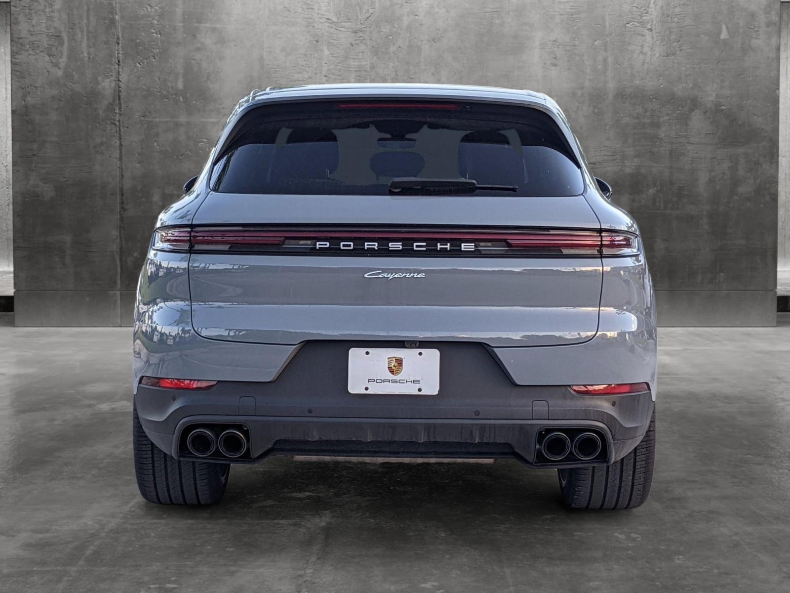 2024 Porsche Cayenne Vehicle Photo in Davie, FL 33331