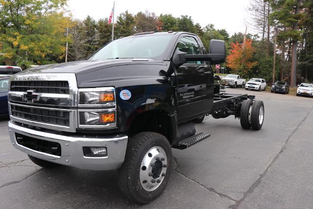 2024 Chevrolet Silverado 6500 HD Vehicle Photo in MONTICELLO, NY 12701-3853