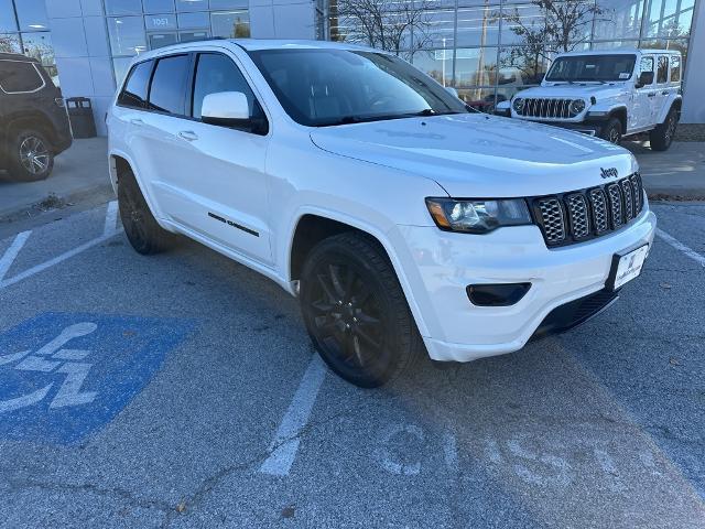 Used 2018 Jeep Grand Cherokee Altitude with VIN 1C4RJFAG6JC297858 for sale in Kansas City