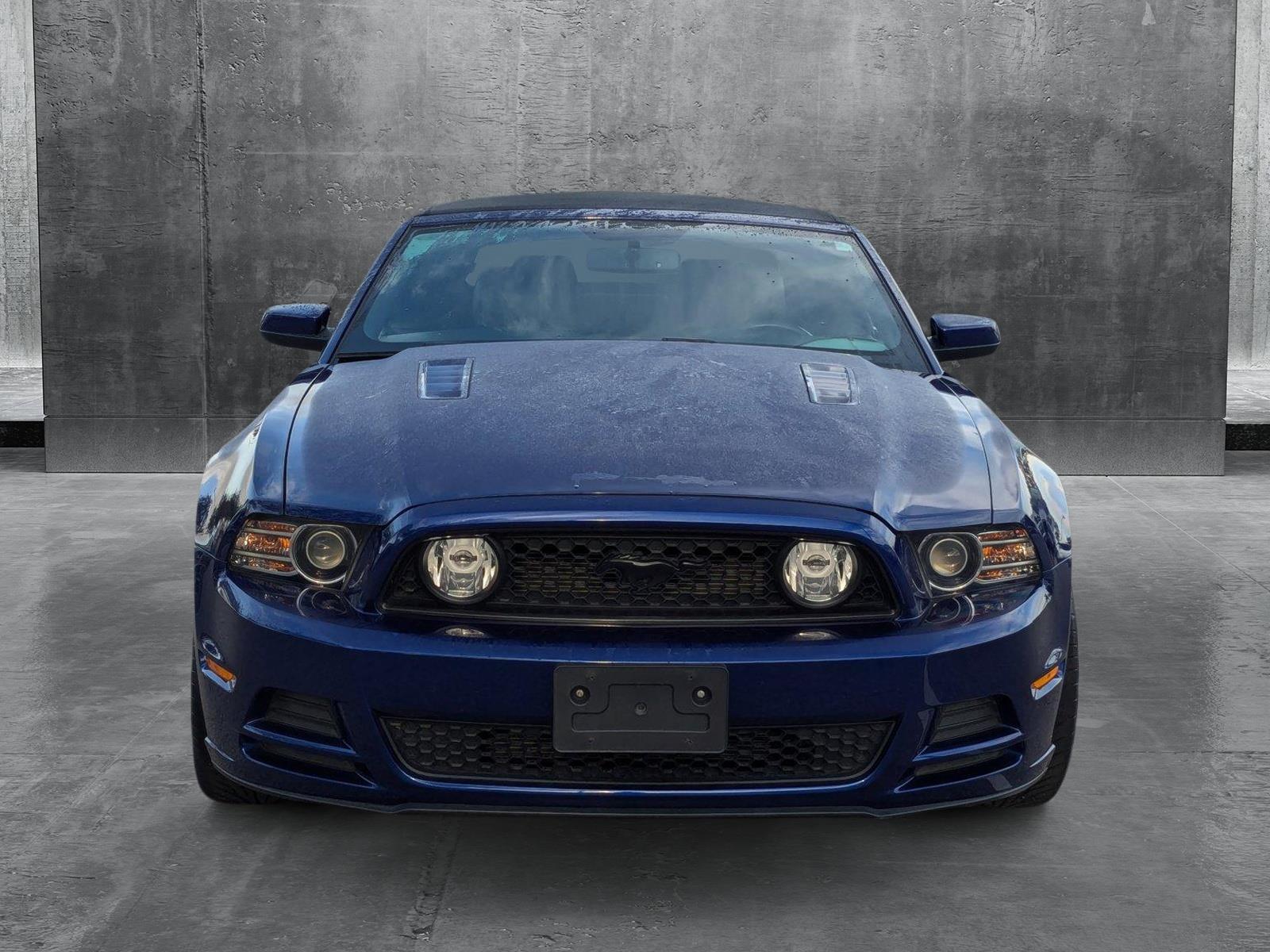 2014 Ford Mustang Vehicle Photo in St. Petersburg, FL 33713