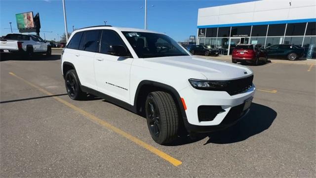 Used 2023 Jeep Grand Cherokee Altitude with VIN 1C4RJHAG8PC538212 for sale in Saint Cloud, Minnesota