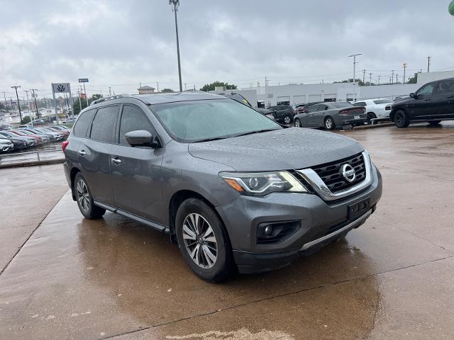 2017 Nissan Pathfinder Vehicle Photo in Weatherford, TX 76087-8771