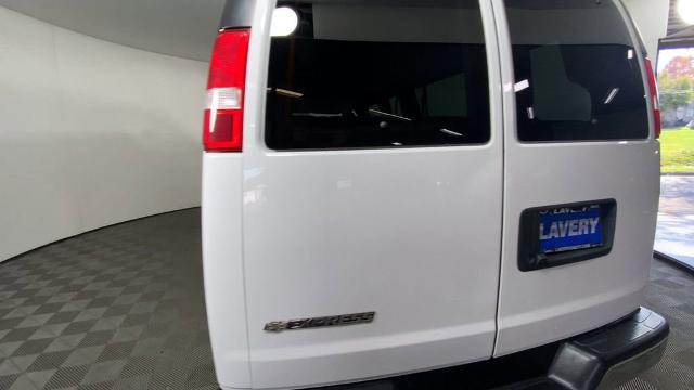 2018 Chevrolet Express Passenger Vehicle Photo in ALLIANCE, OH 44601-4622