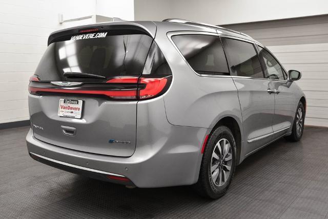 2021 Chrysler Pacifica Vehicle Photo in Akron, OH 44312