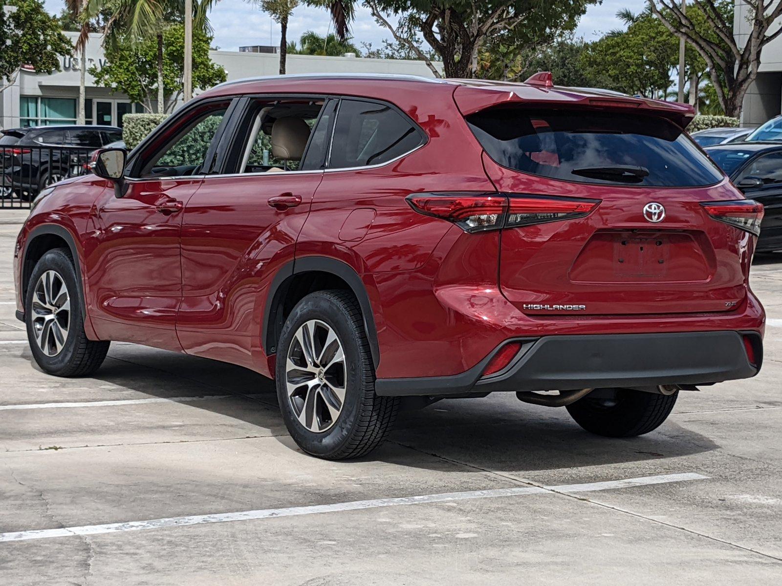 2021 Toyota Highlander Vehicle Photo in Davie, FL 33331