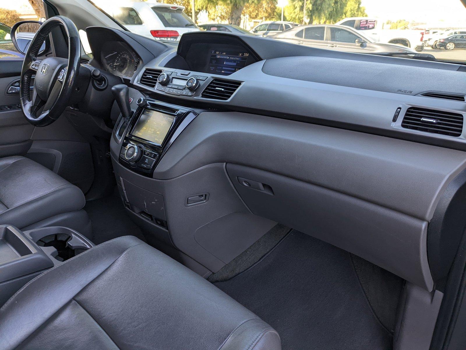 2015 Honda Odyssey Vehicle Photo in VALENCIA, CA 91355-1705