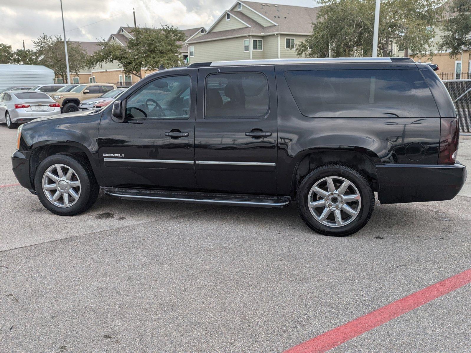 2013 GMC Yukon XL Vehicle Photo in Corpus Christi, TX 78415