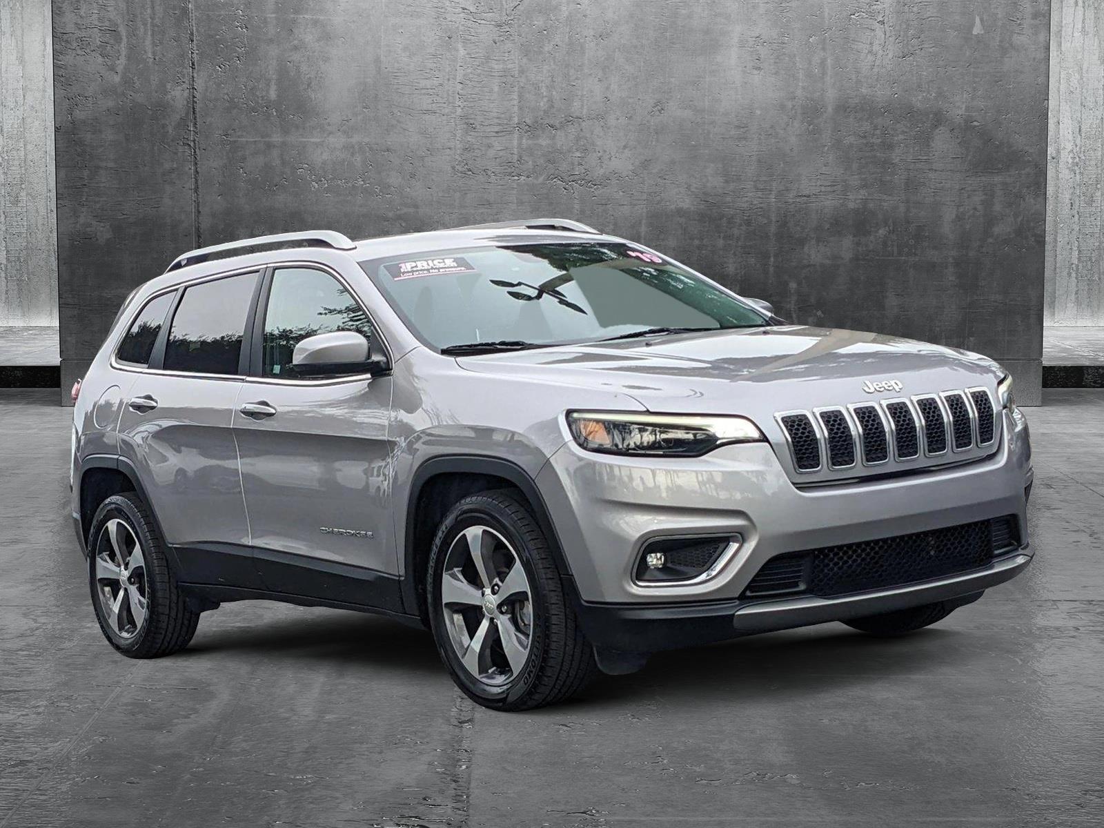 2019 Jeep Cherokee Vehicle Photo in GREENACRES, FL 33463-3207