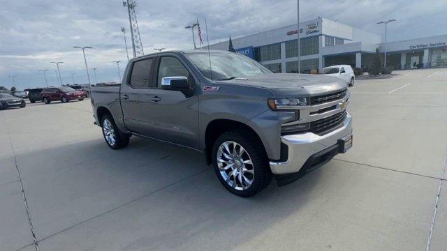 Used 2020 Chevrolet Silverado 1500 LT with VIN 3GCUYDET9LG209998 for sale in Grand Island, NE