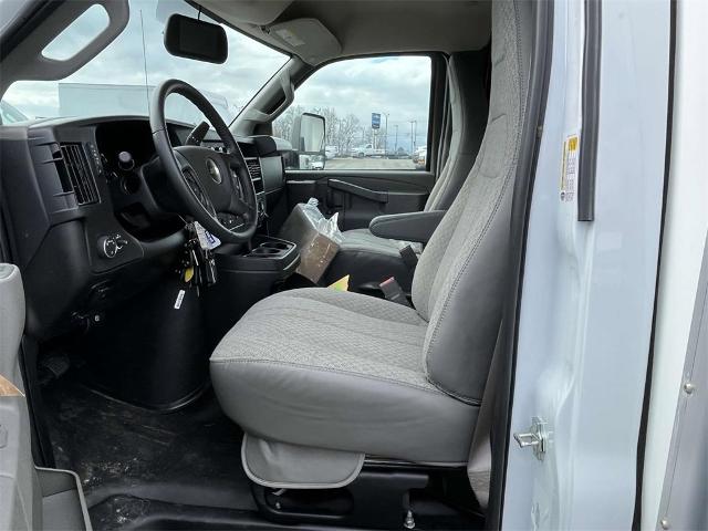 2023 Chevrolet Express Commercial Cutaway Vehicle Photo in ALCOA, TN 37701-3235