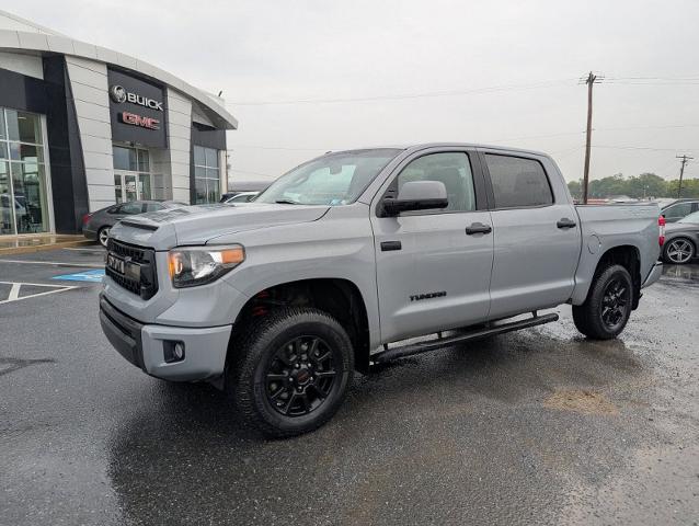 2017 Toyota Tundra 4WD Vehicle Photo in HARRISBURG, PA 17111-1033