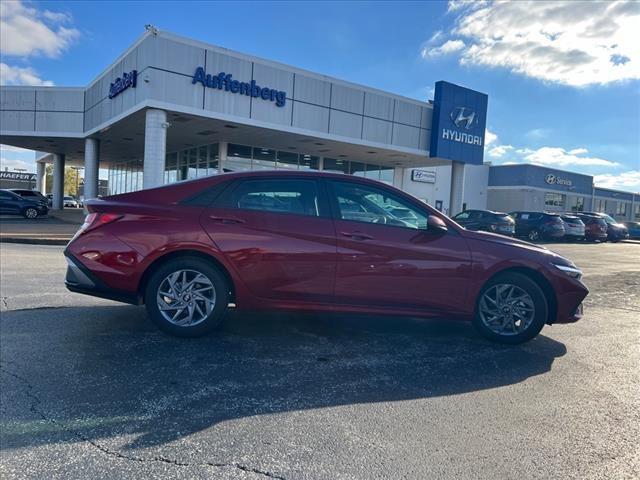 2024 Hyundai ELANTRA Vehicle Photo in O'Fallon, IL 62269