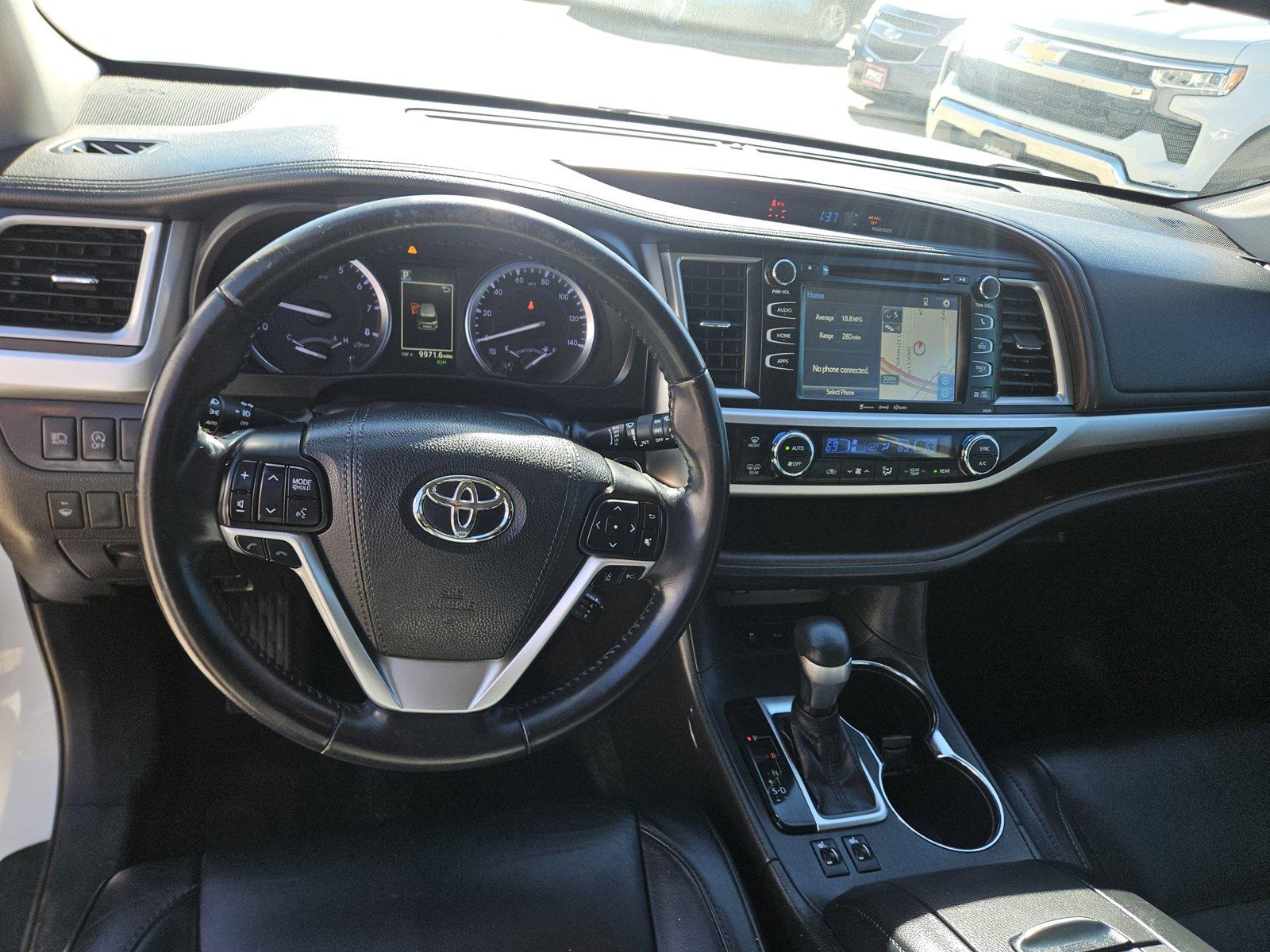 2018 Toyota Highlander Vehicle Photo in NORTH RICHLAND HILLS, TX 76180-7199