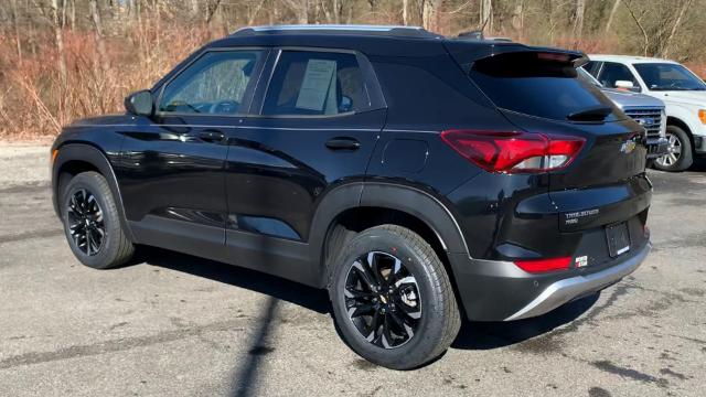 2021 Chevrolet Trailblazer Vehicle Photo in MOON TOWNSHIP, PA 15108-2571