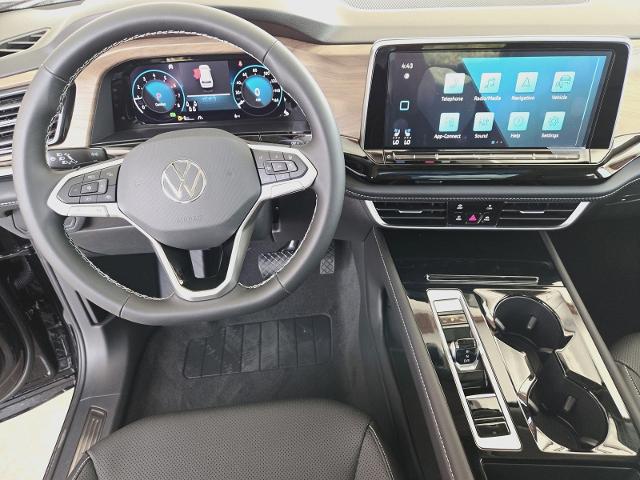 2024 Volkswagen Atlas Vehicle Photo in Weatherford, TX 76087