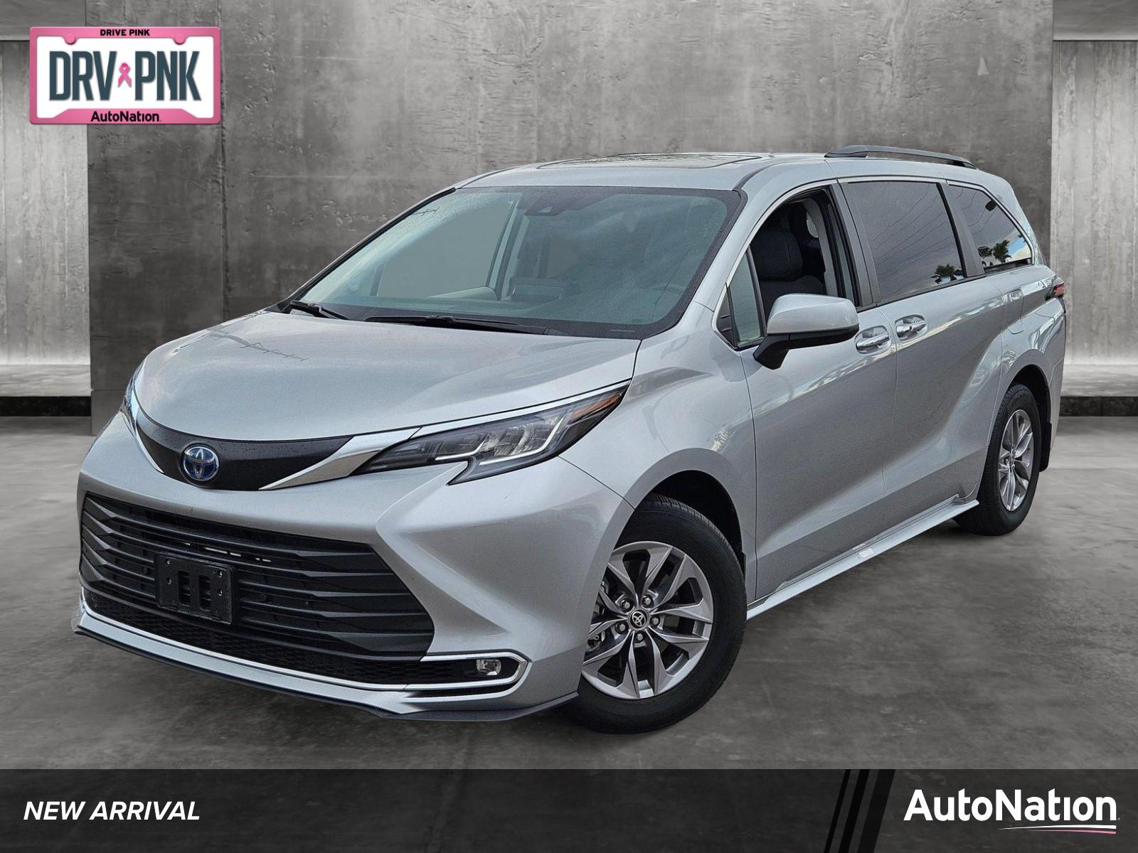 2022 Toyota Sienna Vehicle Photo in HENDERSON, NV 89014-6702