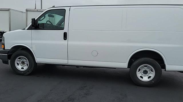 2024 Chevrolet Express Cargo Van Vehicle Photo in JOLIET, IL 60435-8135