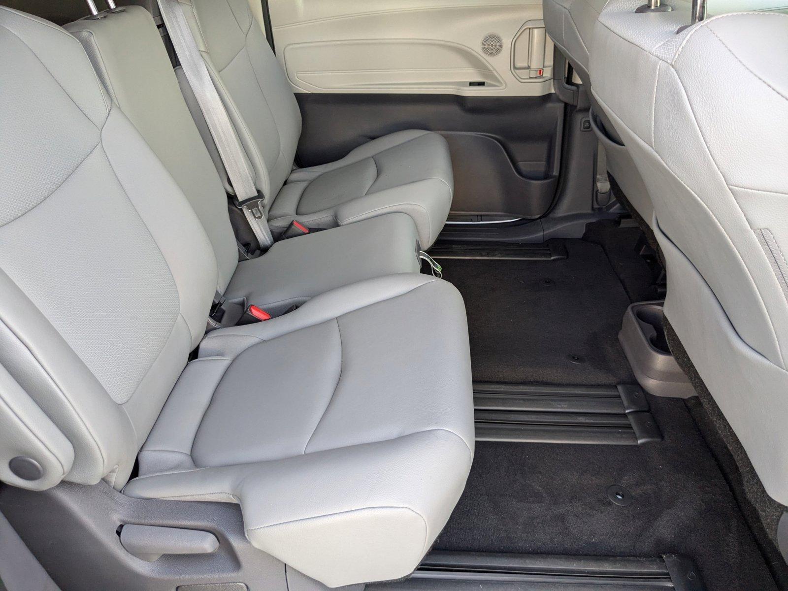 2021 Toyota Sienna Vehicle Photo in Miami, FL 33169