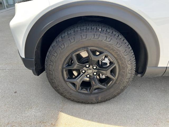 2022 Ford Explorer Vehicle Photo in MANHATTAN, KS 66502-5036