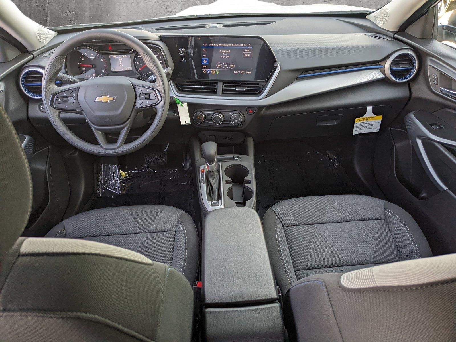 2024 Chevrolet Trax Vehicle Photo in VALENCIA, CA 91355-1705