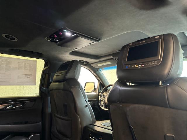 2017 Cadillac Escalade Vehicle Photo in RED SPRINGS, NC 28377-1640