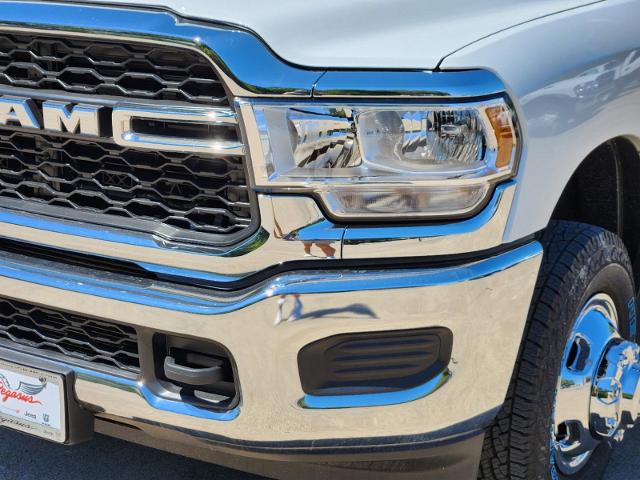 2024 Ram 3500 Vehicle Photo in Ennis, TX 75119-5114