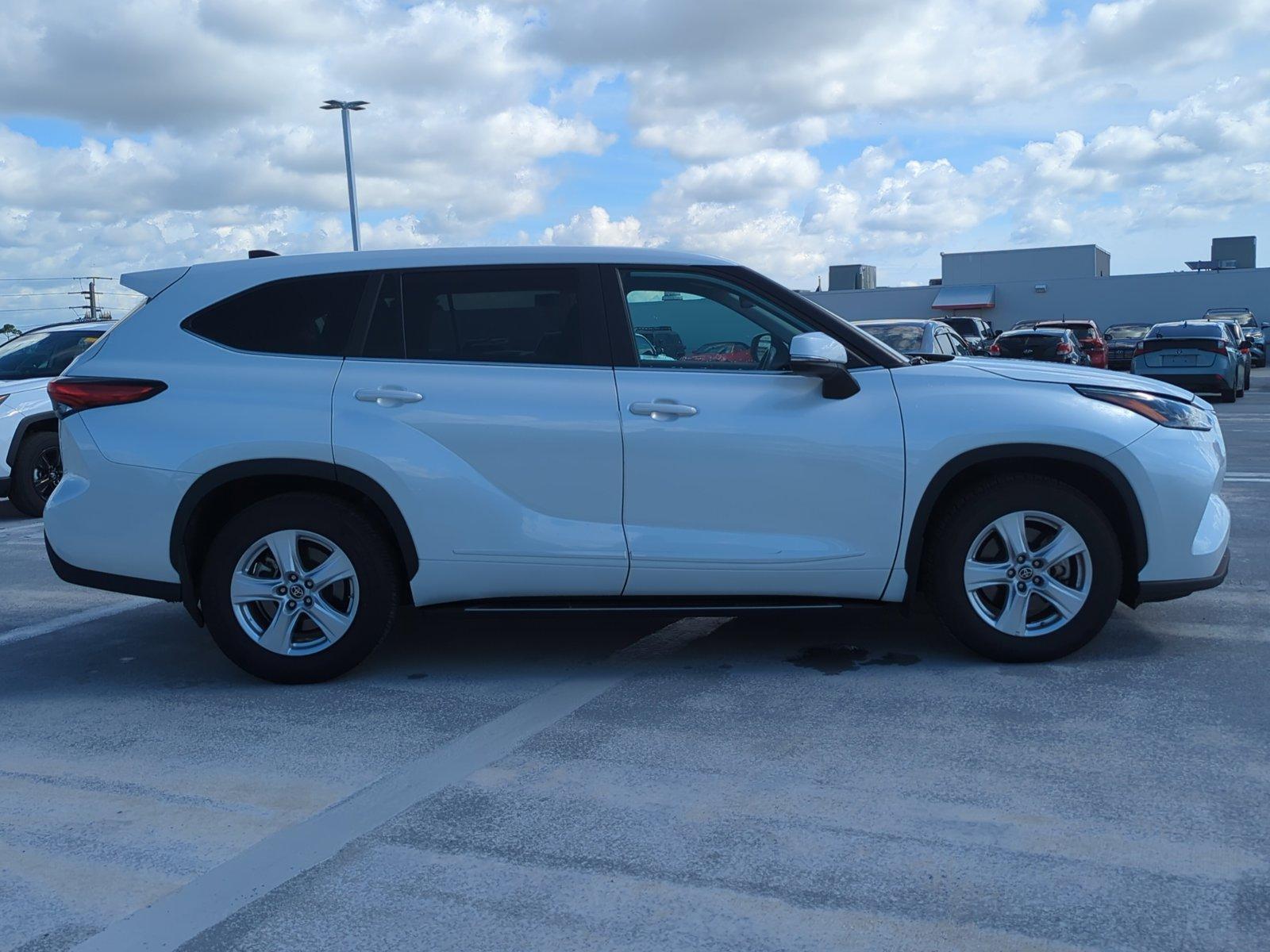 2023 Toyota Highlander Vehicle Photo in Ft. Myers, FL 33907