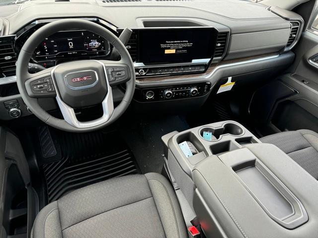 2024 GMC Sierra 1500 Vehicle Photo in LOWELL, MA 01852-4336