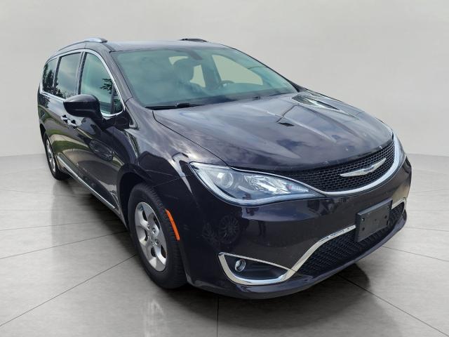 2017 Chrysler Pacifica Vehicle Photo in MADISON, WI 53713-3220