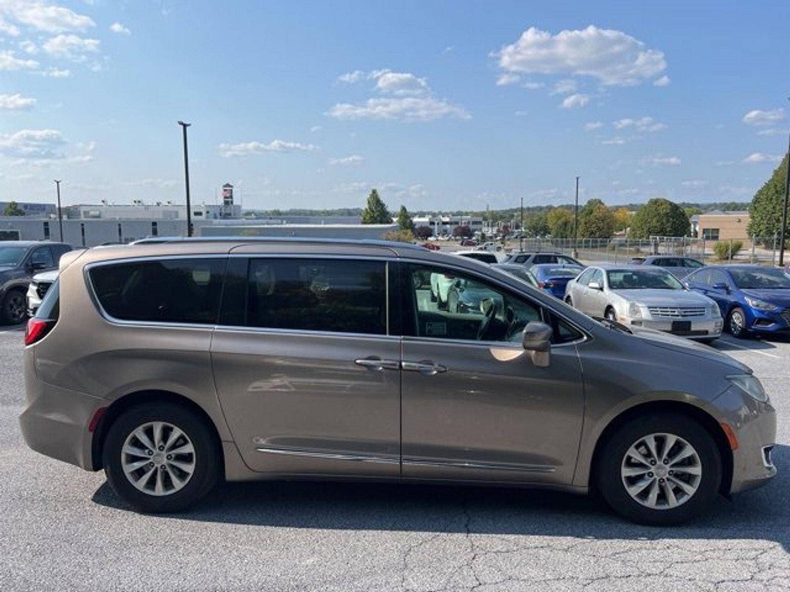 2018 Chrysler Pacifica Vehicle Photo in Harrisburg, PA 17111